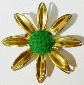 yzWG[EANZT[ gu[`[tt[Z^[O[E[Be[WS[hJ[broche bijou retro relief fleur centre laine vert bijou vintage couleur or 5151