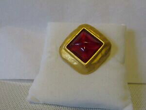 �y���������z�W���G���[�E�A�N�Z�T���[ �u���[�`�y���_���g�����R���}�b�g�S�[���h���^�����b�h�J�{�V����broche ou pendentif lancome metal dore mat et cabochon rouge