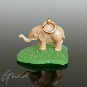 �y���������z�W���G���[�E�A�N�Z�T���[ �A�[���f�R�Z�����C�h�`���[���u�����b�Nancien pendentif art deco petit elephant celluloid charm breloque 1930