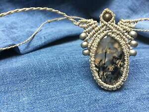 【送料無料】ジュエリー・アクセサリー ユニークアゲートデンドライトタイガーペンダントネックレスベージュパールマクラメunique collier pendentif agate dendrite tigre, macrame beigeperlesfait main