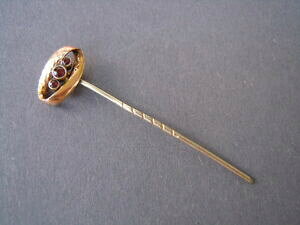 yzWG[EANZT[ st@ubNAeB[NS[fOigj[hAfantique dore grenat aiguille adel en tissu epingle pour broche 1,1 g