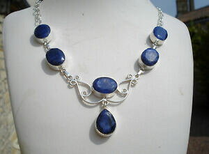 yzWG[EANZT[ lbNXTt@CAbeau collier en plaque argent et saphirs bruts