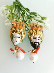 �y���������z�W���G���[�E�A�N�Z�T���[ �I���b�L�[�j�R���e�X�e�f�B�����C���Z���~�b�N�f�B�J���^�W���[�l�G�p�[���r�A���V��orecchini con teste di moro in ceramica di caltagirone e perle bianche