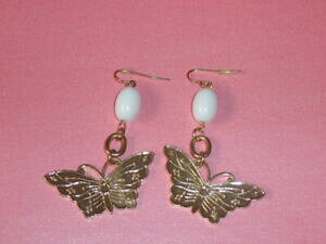 yzWG[EANZT[ wr[r[YCOvintage pesi massimi non magnetico oro metallo farfalla ovale bianco perline orecchini