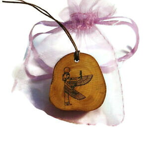 yzWG[EANZT[ lNxbgGWvgAlbNXy_g`[nekhbet dea egizia alato collana handmade pendente charm in legno inciso