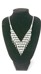 yzWG[EANZT[ fxnYL[rbNWRVo[bLlbNXbellissima collana placcato argento con zirconi cubici da debenhams