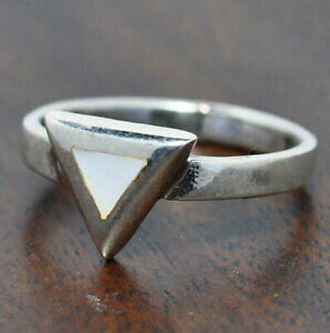 yzWG[EANZT[ Vo[O}U[p[\bhVo[Vo[Oanello in argento massiccio 925 con madreperla silver ring with mather pearl