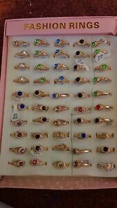 yzWG[EANZT[ g[NgfBCXg[Olavoro lotto 50 anelli di strass alla moda, rosso porpora e piu