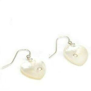 yzWG[EANZT[ IrAX^[OVo[YRNV}U[Iup[n[g_OOCOla collezione di olivia sterling silver madreperla cuore orecchini pende