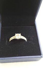 yzWG[EANZT[ XtXL[O}`bNswarovski anello di turno e un regalo davvero romantico