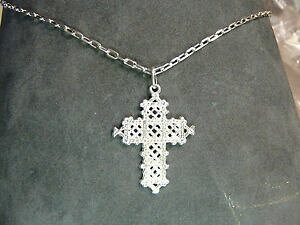 yzWG[EANZT[ p[tH[[hNXy_g`F[catena 40 cm con ciondolo a forma di croce traforata in argento 925 millesimi