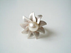 yzWG[EANZT[ Vo[X^[OeU[fUCi[OAp[925 argento sterling tezer designer fiori anello con vera perle 9,8 g tg