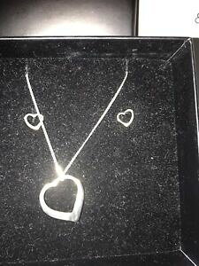 yzWG[EANZT[ Vo[n[glbNXCOZbgcollana con cuore in argento e set orecchino