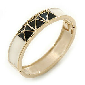 yzWG[EANZT[ zCgGiubNXNGAs~bhX^bhqWhuXbgCMfBOsmalto bianco, nero quadrato piramide stud hinged bracciale braccialetto
