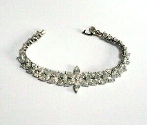 �y���������z�W���G���[�E�A�N�Z�T���[ �o�g���[�E�B���\���N���X�^���f�C�W�[�V���o�[�u���X���b�g�J���[butler e wilson trasparente cristallo margherita foglie bracciale argento color