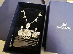 yzWG[EANZT[ XtXL[uhVo[p[hbvNX^lbNXy_gCOZbgswarovski nuovo di zecca argento pera goccia cristallo collana e o