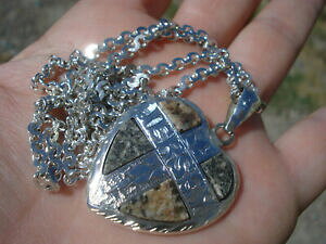 yzWG[EANZT[ {[RA[AVAN[hW[W[AA[WFgGOjbgGW`FCbeau collier anciencoeur de jerseyen argent et granit et longue chaine