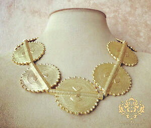 �y���������z�W���G���[�E�A�N�Z�T���[ �u���X�g���f�B�V���i���T���A�t���J���g�����N�p�[�����_���I���y���_���g�l�b�N���X�l�b�N���Xottone tradizionale sole baule africano perle medaglione ciondolo 