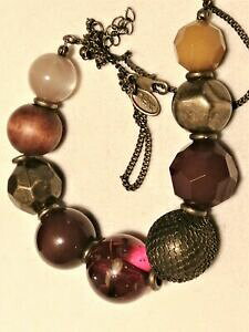 yzWG[EANZT[ vbggjX[L[uEr[YlbNXaccanto a trama grossa collana di perline toni smokey marrone autunno