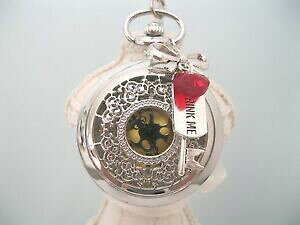 yzWG[EANZT[ AXO[gVo[g[hN~[|PbgEHb``F[lbNXnuovo alice nel paese delle meraviglie grande tono argento drink me orologio da tasch