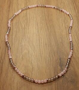 yzWG[EANZT[ AK^i`O[NH[csN`NXgb`lbNXxxbgobOagata grigia naturale amp; quarzo rosa gemstone chakra stretch collana e sacchett