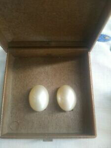 yzWG[EANZT[ }U[Iup[Be[WS[hWG[NbvCOorecchini con clips bigiotteria vintage color oro? simil madreperla