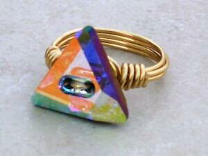 yzWG[EANZT[ XtXL[NX^S[hbLgCAONX^C[bvOcristallo triangolo placcato oro anello wire wrap realizzata con elementi swar