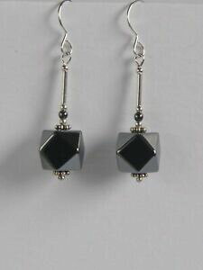 【送料無料】ジュエリー・アクセサリー テクスチャシルバースターリングイヤリングダークグレーハンドメイドヘマタイトtrama grossa argento sterling orecchini 925 grigio scuro ematite fatto a mano