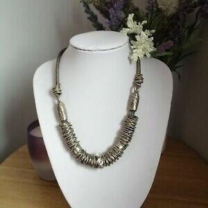 yzWG[EANZT[ gV[g_[Ng[Vo[W[Wr[YRX`[lbNXretro industriale brutalismo breve scuro tono argento maglia con perline costume collan