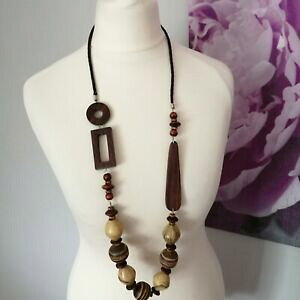 yzWG[EANZT[ eNX`guEEbh~X}b`r[Y[vOlbNXXe[ggtrama grossa marrone retro legno miss matched perline intrecciato corda collan