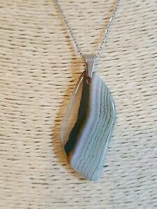 �y���������z�W���G���[�E�A�N�Z�T���[ �O���[���z���C�g�X�g���C�v���[�t�V�F�C�v�y���_���g�l�b�N���X�X�e�����X�X�`�[���`�F�[��green amp; white stripes onice agata forma foglia ciondolo collana caten