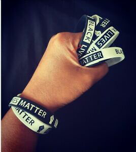 �y���������z�W���G���[�E�A�N�Z�T���[ �u���b�N�u���X���b�g�z���C�g�u���b�Nvite nero questione braccialetto impressa non stampato pugno blm uk 5x bianco 5x nero