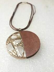 【送料無料】ジュエリー・アクセサリー ステートメントビッグラウンドペンダントファンシーユニークゴールドメッキネックレスdichiarazione big round meta collana con ciondolo in legno donna fancy unique gold