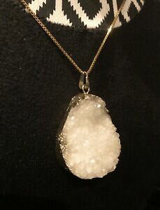 �y���������z�W���G���[�E�A�N�Z�T���[ ���[�K�����[�Y�O�����f�z���C�g�l�b�N���X�N�A���c�y���_���g���x��regal rose grande bianco collana con pendente quarzo druzy ** nuovo senza etichette