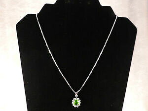 【送料無料】ジュエリー・アクセサリー スターペンダントホワイトゴールドブライトグリーンオーバルネックレスメッキオーストリアクリスタルcristalli austriaci placcato in oro bianco 18k verde brillan