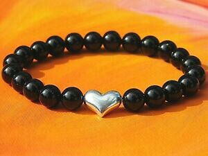 yzWG[EANZT[ Vo[uXbgubNn[gAQ[gr[Ydonna 8mm handmade gemstone amp; silver bracciale con perline cuoreagata nera