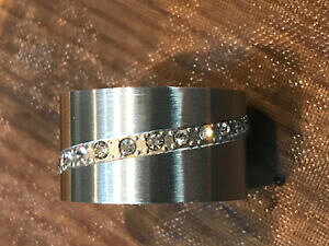 yzWG[EANZT[ oQk[NXg[XtXL[AVGuZNb`bague neuve cristaux swarovski acier brosse pochette