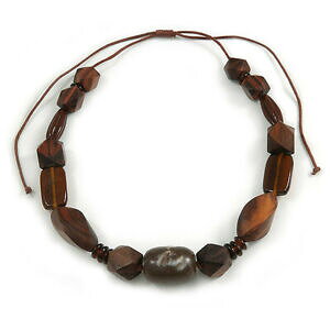 yzWG[EANZT[ Z~bNr[YRbg[vlbNXuElegno geometrica con perline resina e ceramica elemento cotone corda collana in marrone