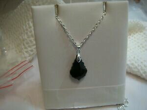 �y���������z�W���G���[�E�A�N�Z�T���[ �u���b�N�X�����t�X�L�[�o���b�N�h���b�v�l�b�N���X�A�[�gcollana goccia barocca swarovski nera art362