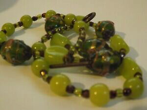 �y���������z�W���G���[�E�A�N�Z�T���[ �K���X�r�[�Y�l�b�N���X�O���[���O���X�����v���[�N�A�[�e�B�U���r�[�Y���C�h���j�[�Nvetro collana di perline vetro verde con perline lampwork artisan made regalo uni