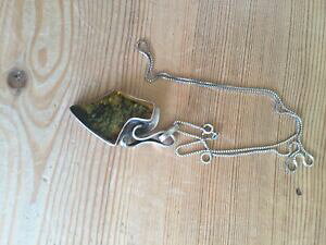 yzWG[EANZT[ GLZgbNWC`hbvlbNXg[Vo[J[`F[eccentrico in resina 15 pollici goccia collana unusal tono argento colori bellissimi