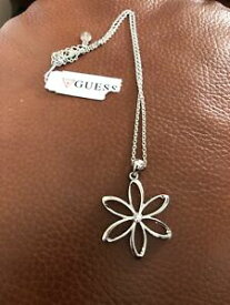 【送料無料】ジュエリー・アクセサリー デイジーデイジーシルバーメタルチェーンペンダントラベルguess in metallo argento daisy ciondolo con catena, nuovo con etichette mai indossato