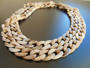 yzWG[EANZT[ ^fB`F[vX`bNANx[Wp[J[JeBABmodern e trandy catena plastica acrilico perle beige colore, di catia levy