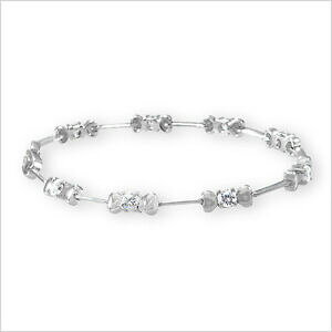 yzWG[EANZT[ X^[OVo[zCgn[gWR[uXbg6,75 sterling silver e bianco con zirconi a cuore bracelete ore 1700 cm