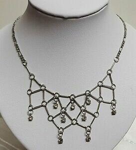 yzWG[EANZT[ Be[WRA[vXgNX^NX^N[[AW`FCCI^[lvintage collier plastron cristal metal couleur argent chaine