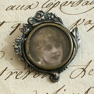 【送料無料】ジュエリー・アクセサリー ブローチアンシエンヌポルトジューンフェムアンティークフレンチブローチbroche ancienne porte photo 19101920 photo jeune femme antique french brooch