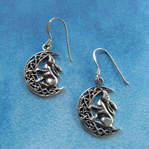 �y���������z�W���G���[�E�A�N�Z�T���[ ���T�p�[�J�[�X�^�[�����O�V���o�[���[���E�T�M�E�T�M�C�������O sterling silver 925 moon gazing hare rabbit earrings by lisa parker