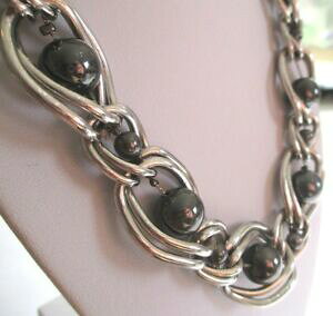 yzWG[EANZT[ RA[OurW[gfBGN[A[WFgyWw}^Cgcollier reglable bijou retro rhodie couleur argent perles resine hematite 1554