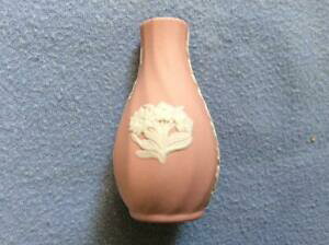 yzLb`piEHEE@EFWEbhsÑWXp[EFA~j`AԕrWedgwood pink jasperware 2 1/4 miniature vase