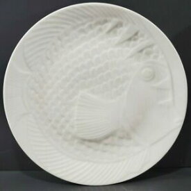 【送料無料】キッチン用品・食器・調理器具・陶器　ヴィンテージダンスクフランスホワイト磁器エンジェル魚エンボスプレートセットVintage Dansk France White Porcelain Angel Fish Embossed Plates (Set Of 4)